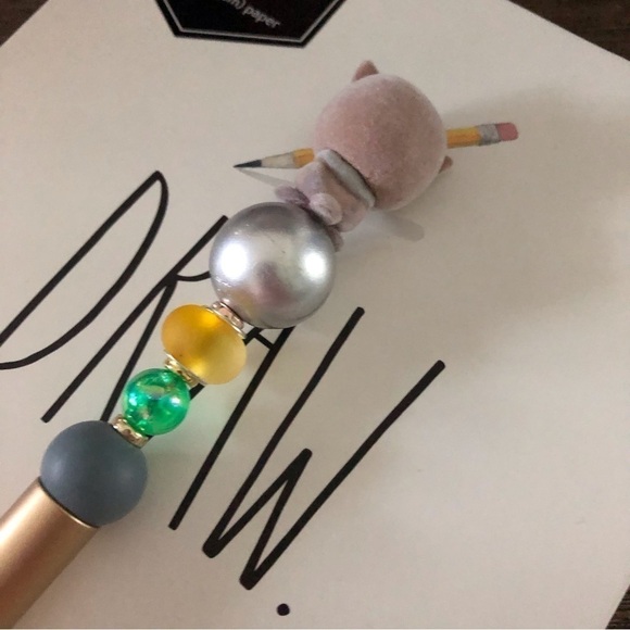 Disney Doorables: Bambi: Friend Owl handmade beaded pen - Picture 3 of 3